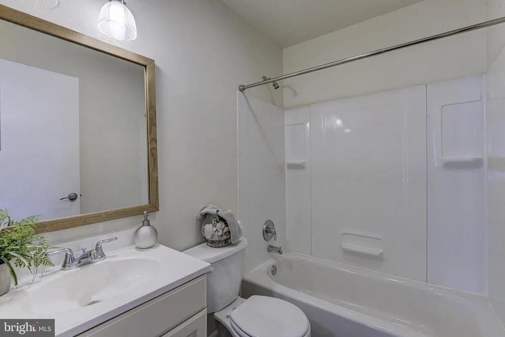 Photo of 9467 MACOMBER LANE