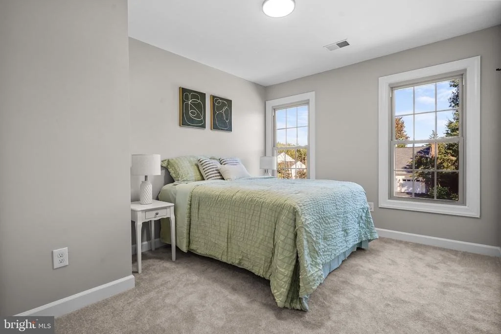 Photo of 9425 FLOWERDEN LANE