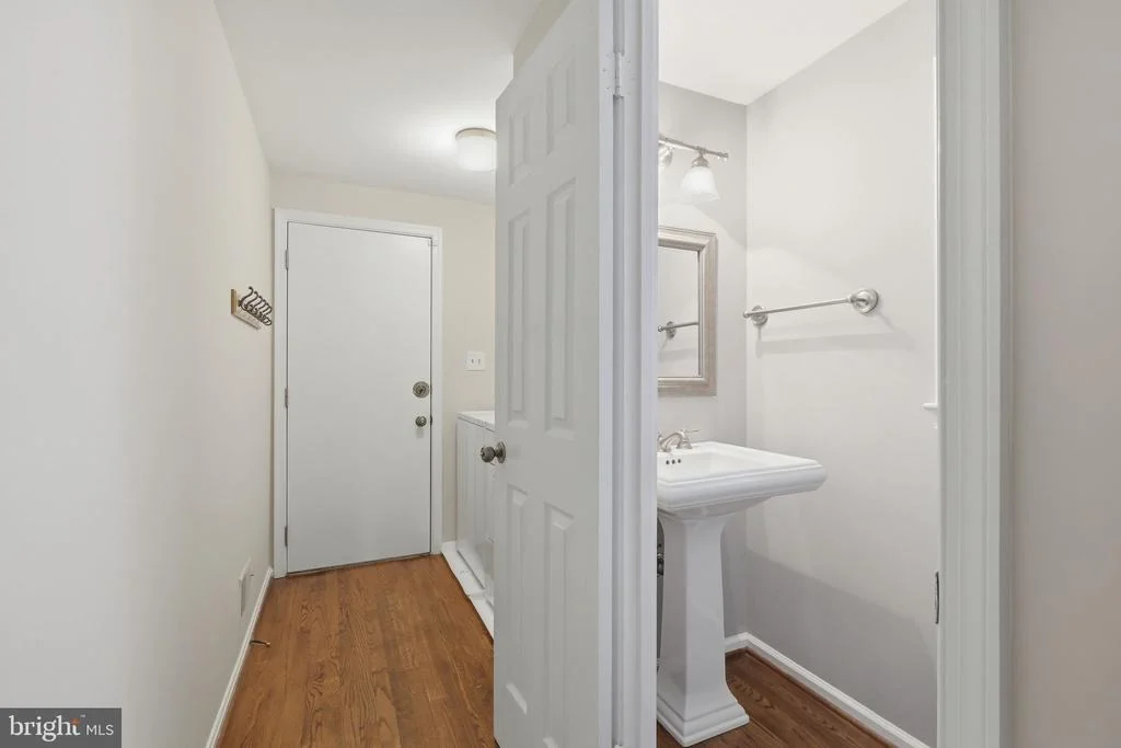 Photo of 1429 LONGHILL DRIVE