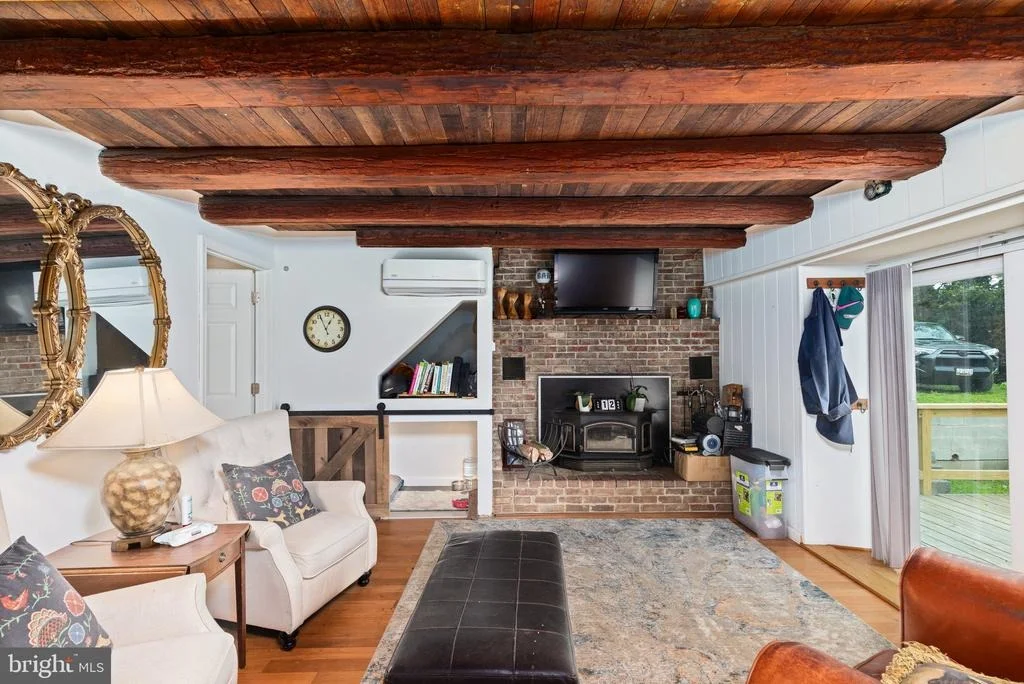 Photo of 2310 PUTNAM ROAD