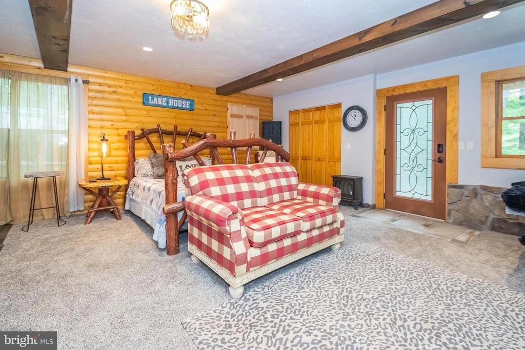 Photo of 495 WHITE OAK DRIVE
