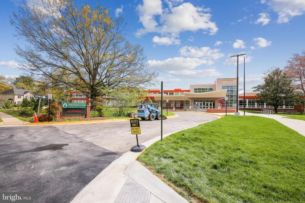 Photo of 1114 CROTON DRIVE