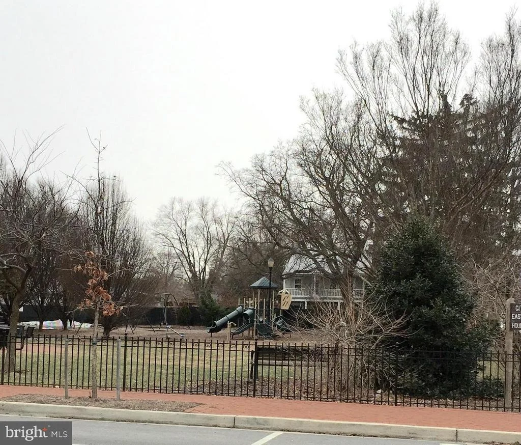 Photo of 306 3RD STREET E