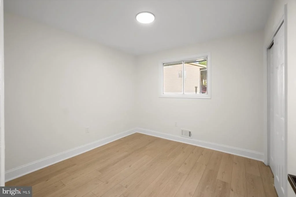 Photo of 5918 SOUTHGATE DRIVE