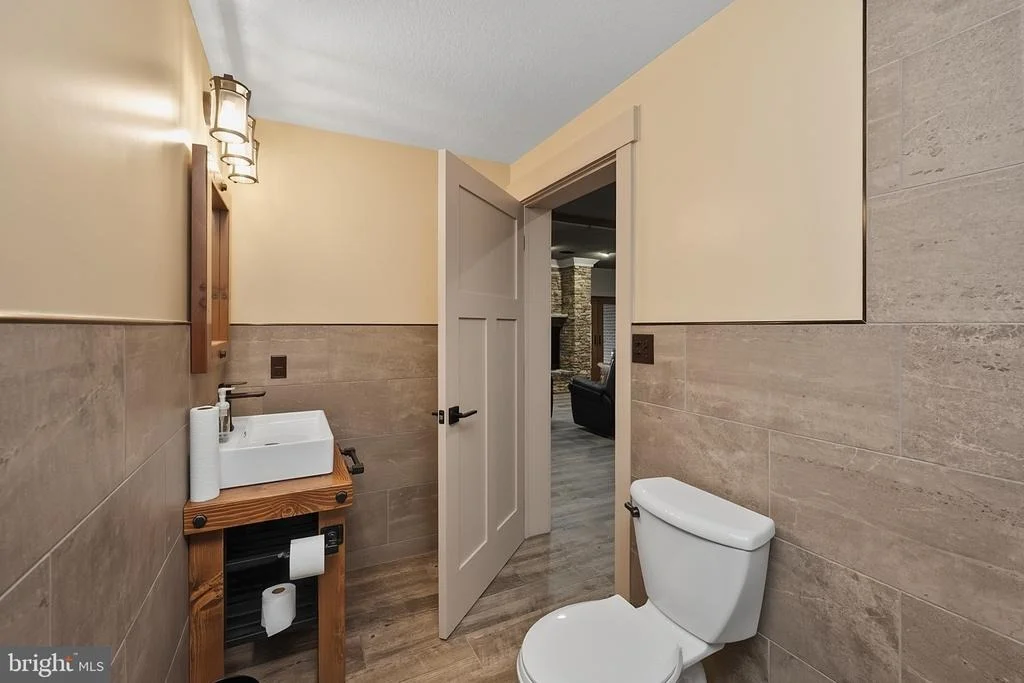 Photo of 415 NAZELROD ROAD