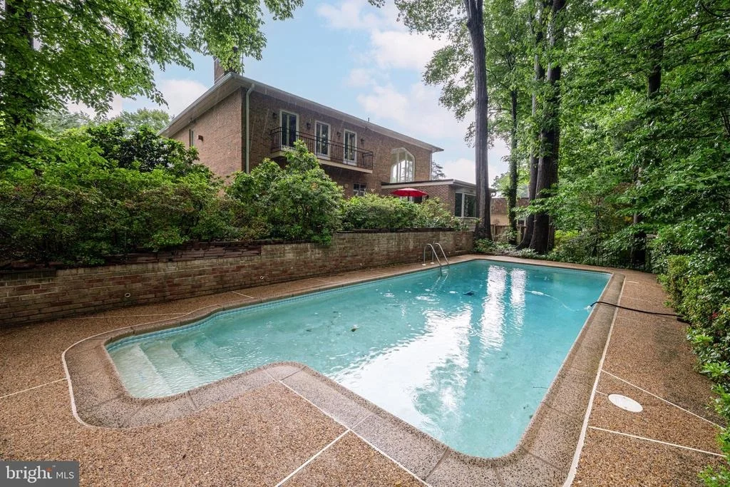 Photo of 1502 HIGHWOOD DRIVE