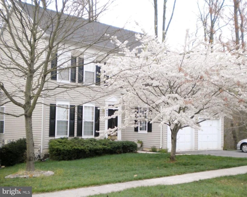 Photo of 9210 FOX PARK ROAD