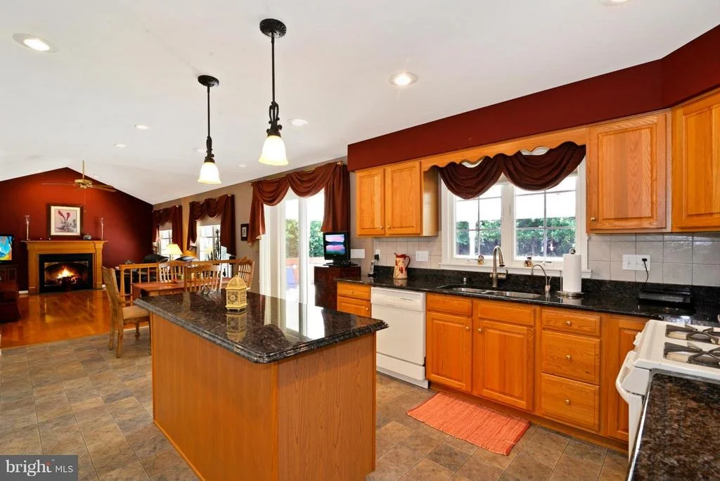 Photo of 1023 BEXHILL DRIVE