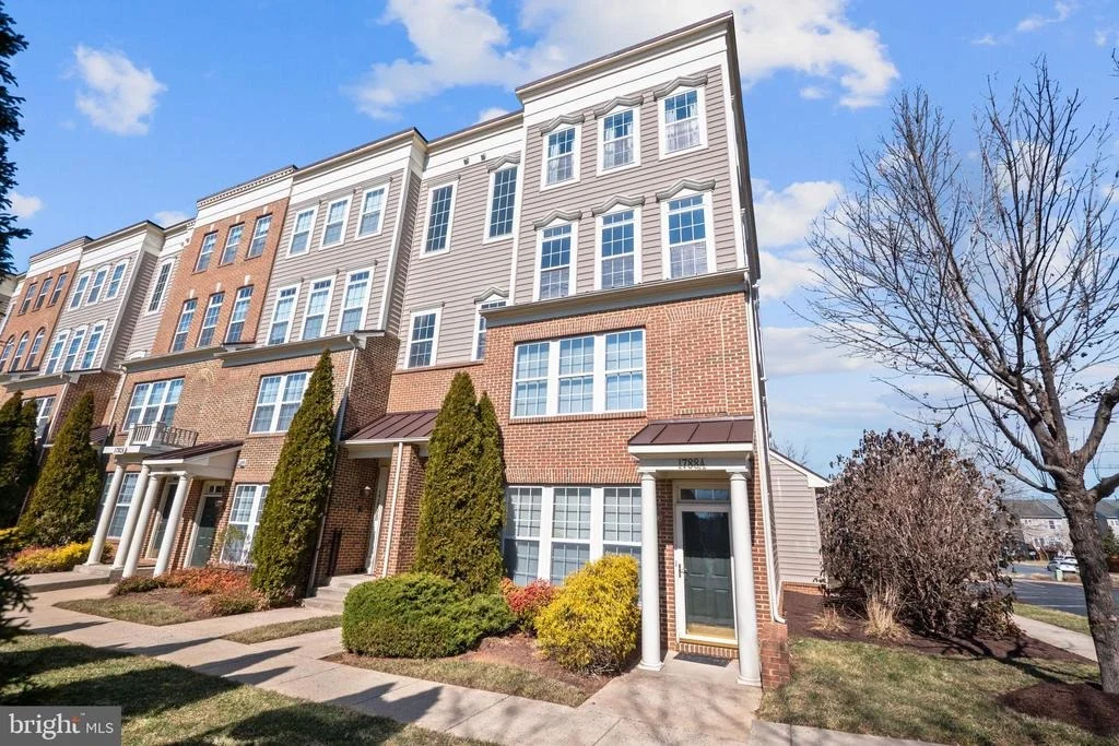 Photo of Unit 21B at 1788 POOLSIDE WAY