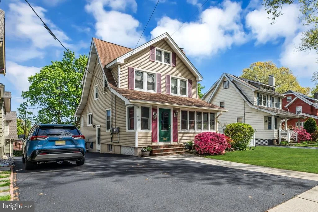 Photo of 1281 LONGFELLOW AVE