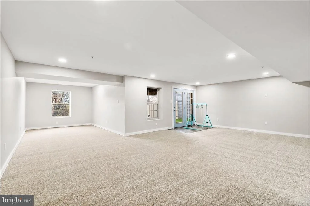 Photo of 1010 SAXTON DRIVE