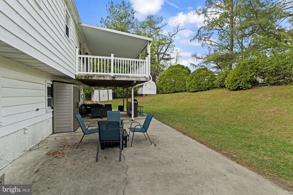 Photo of 111 E HEMMINGS WAY