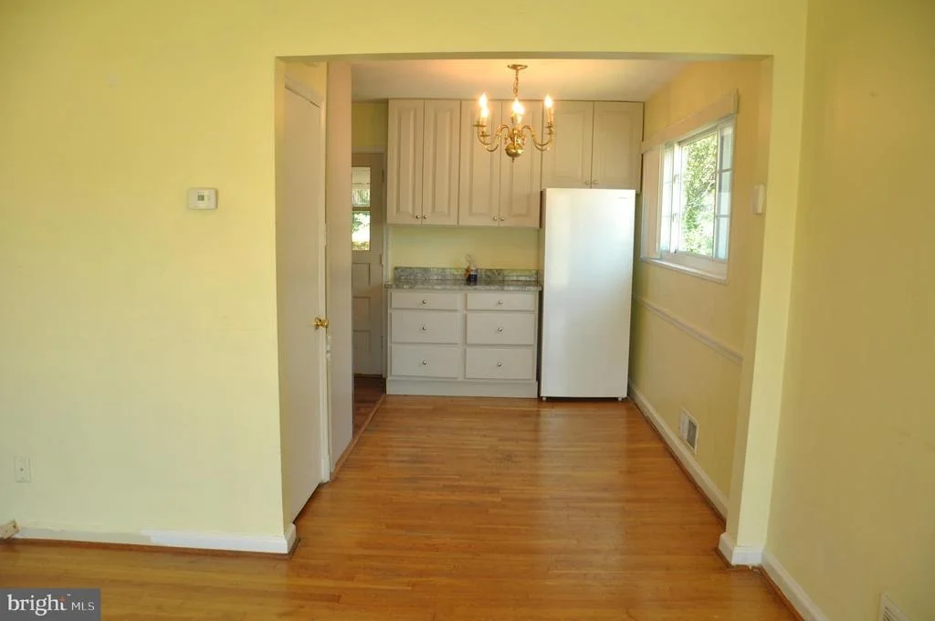 Photo of 11712 VEIRS MILL ROAD