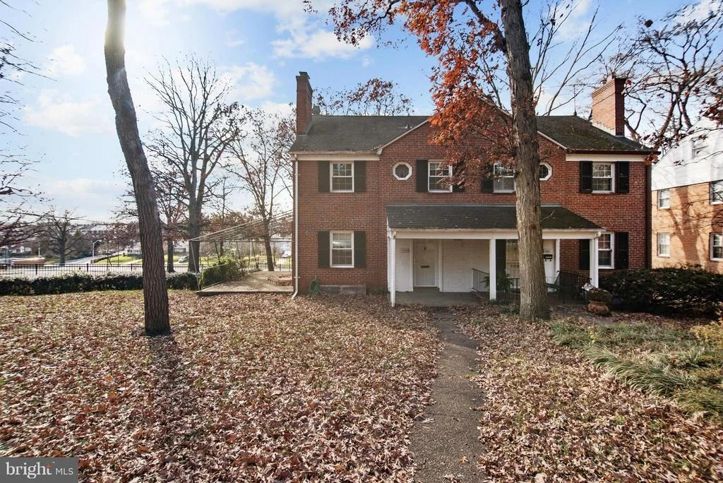 Photo of 3900 DEEPWOOD ROAD