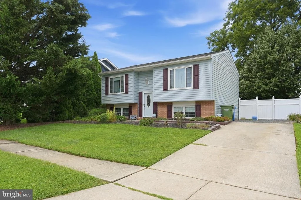Photo of 1310 VANDERBILT ROAD