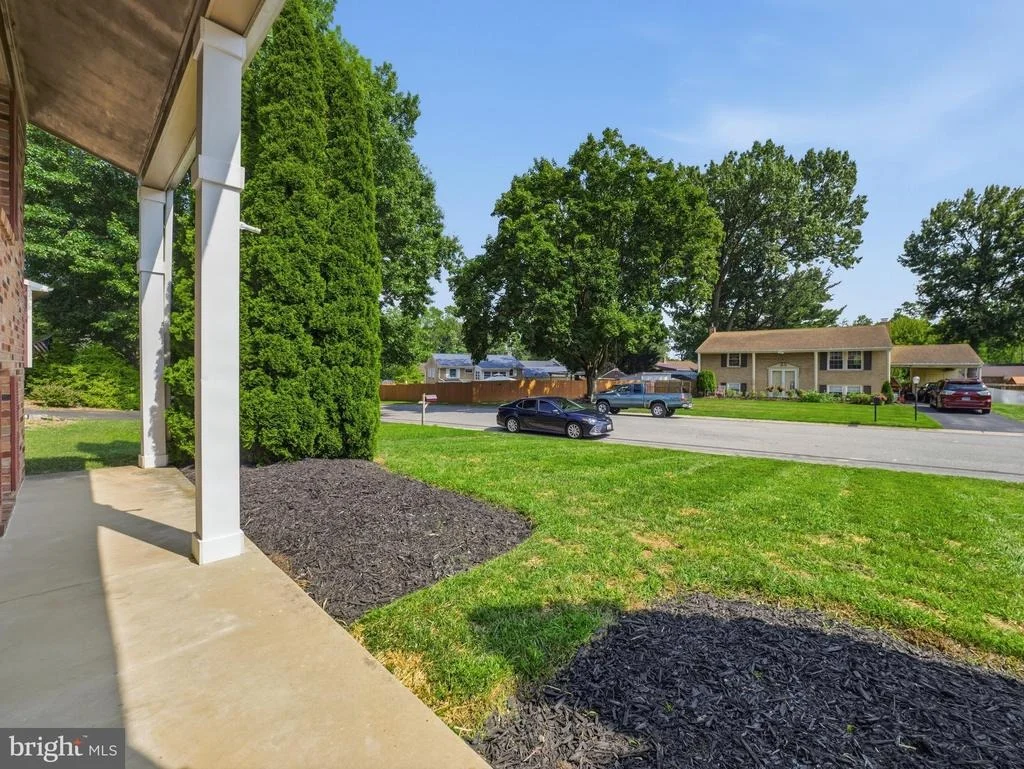 Photo of 17608 FOREST GLEN CIRCLE