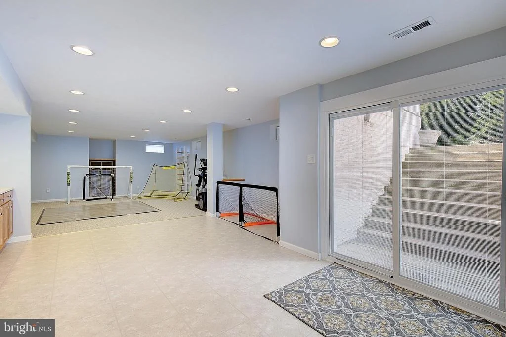 Photo of 2424 VALLEY BROOK LANE