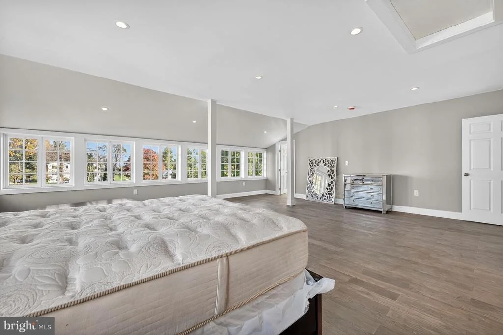 Photo of 401 LINDEN AVENUE