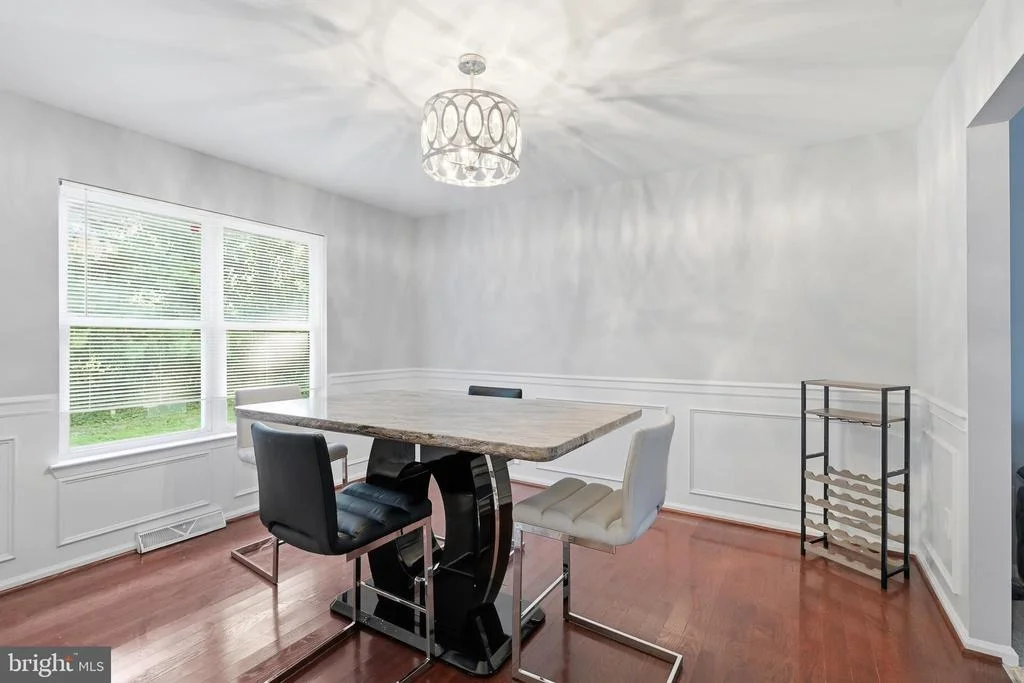 Photo of 214 NORTHDOWN DRIVE