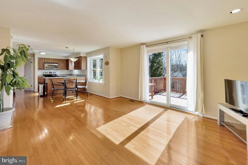 Photo of 2228 DECKMAN LANE