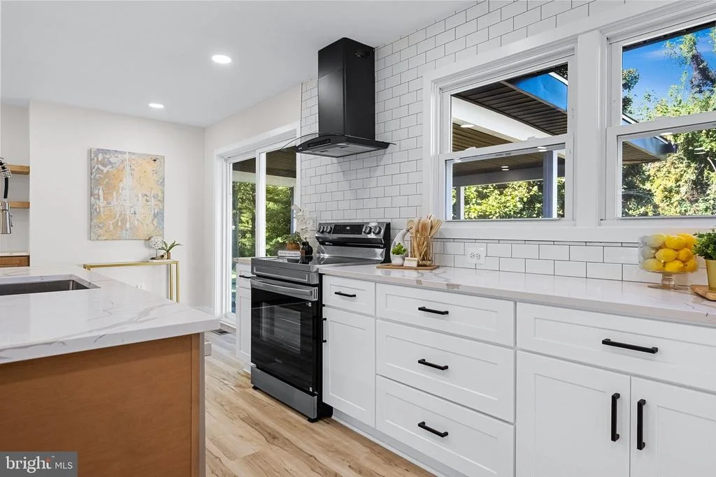 Photo of 305 RIVER BEND ROAD