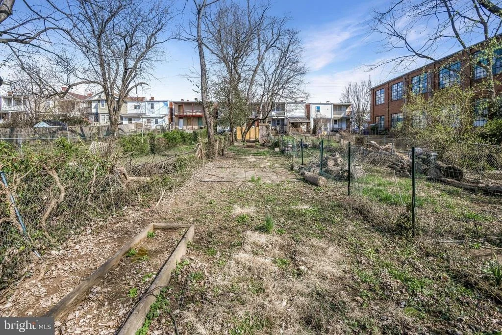Photo of 230 E 5TH STREET