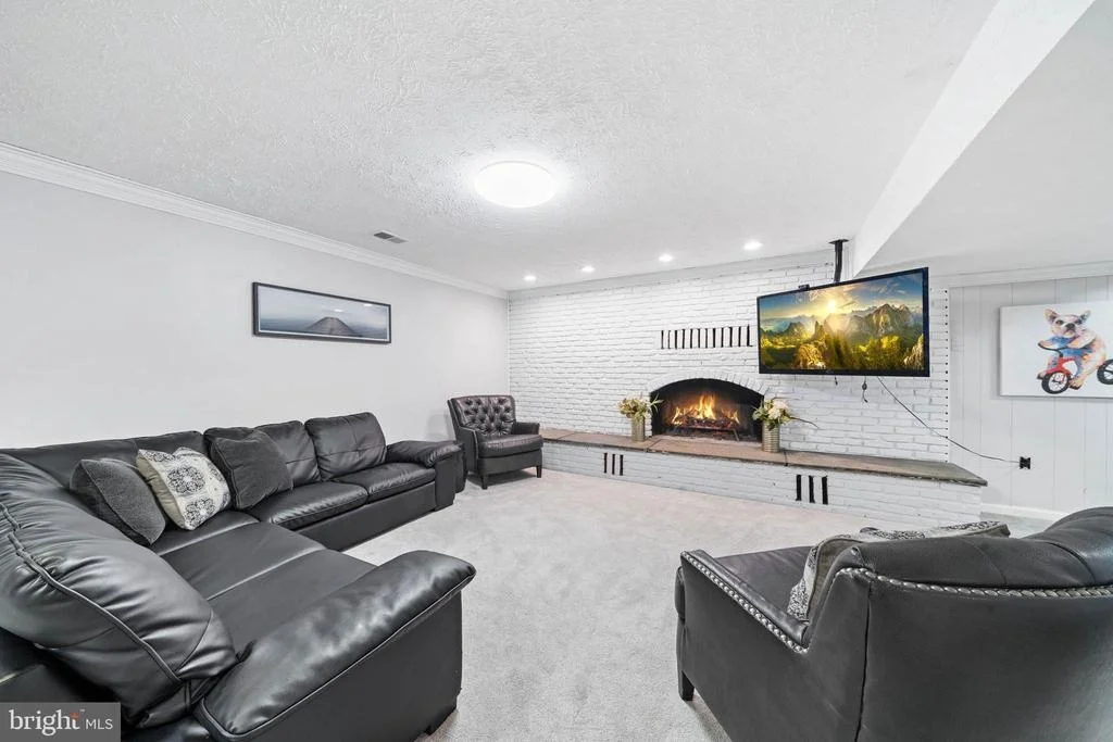 Photo of 15304 WATERGATE ROAD