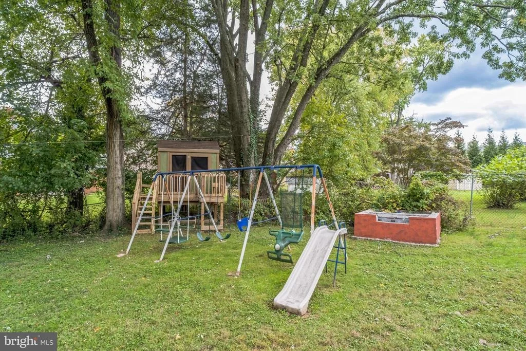Photo of 13102 FOXHALL DRIVE