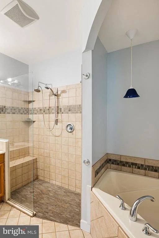 Photo of 6106 CHALLEDON CIRCLE