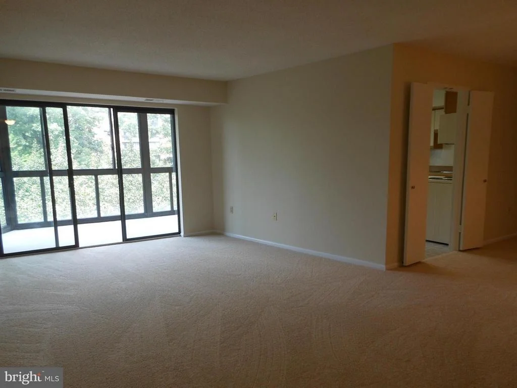 Photo of Unit 3614 at 15115 INTERLACHEN DRIVE