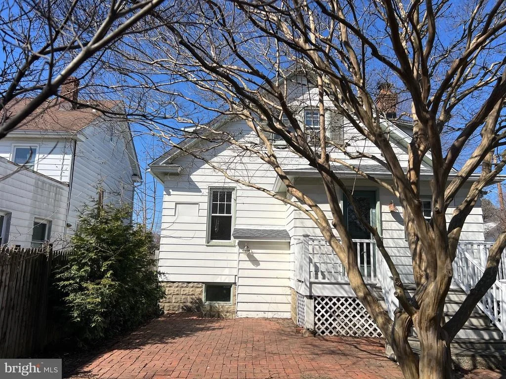 Photo of 106 LINDEN AVENUE