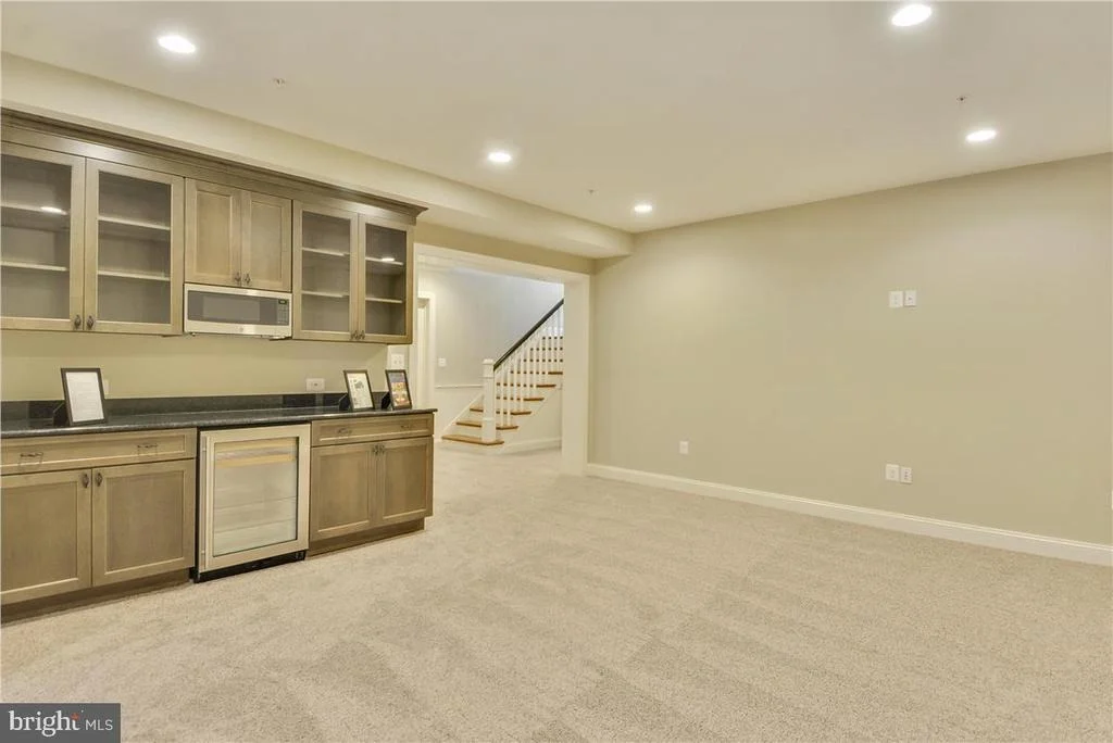 Photo of 4510 MAPLE AVENUE