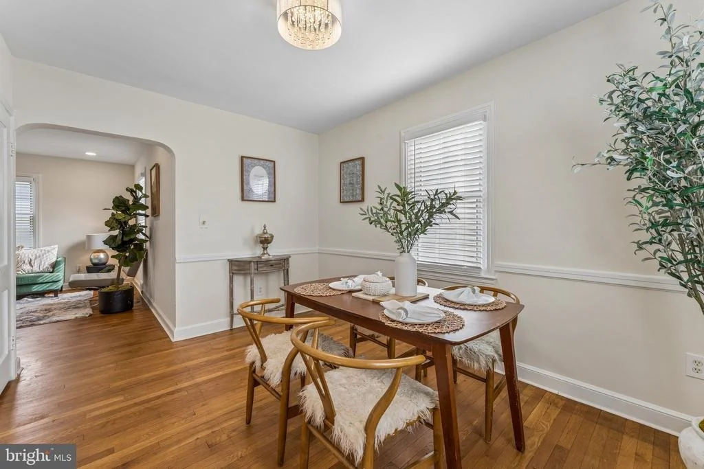 Photo of 812 FOREST GLEN ROAD