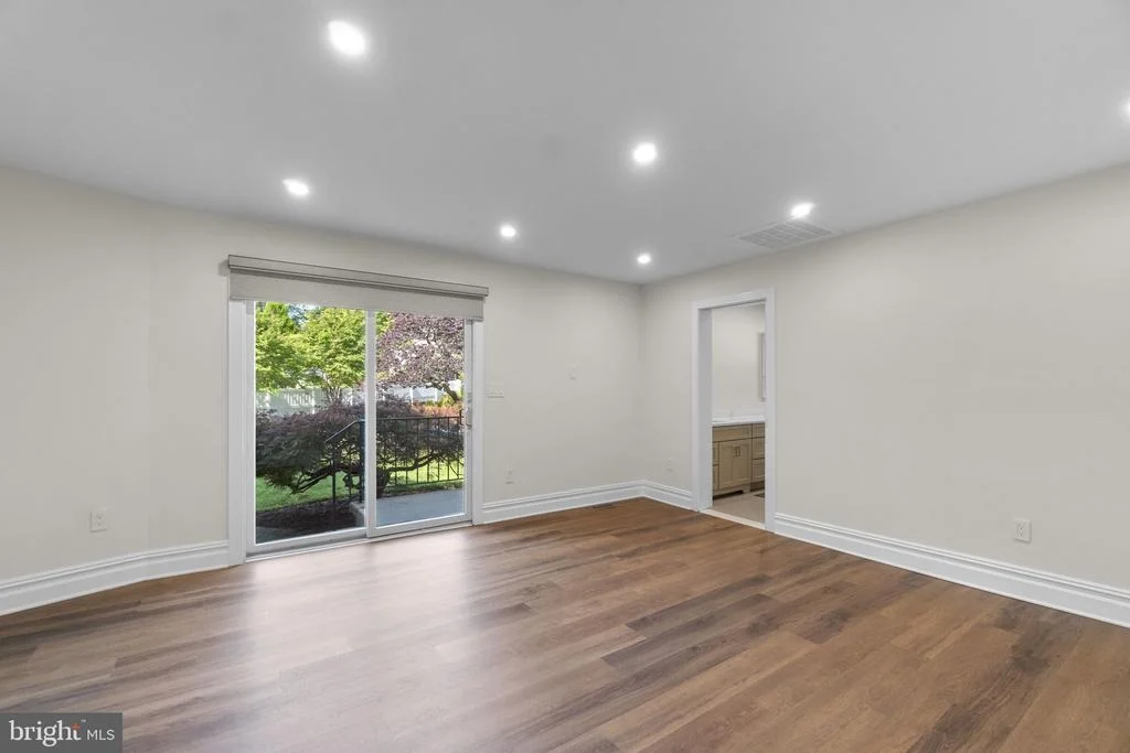 Photo of 305 COLLEGE PLACE