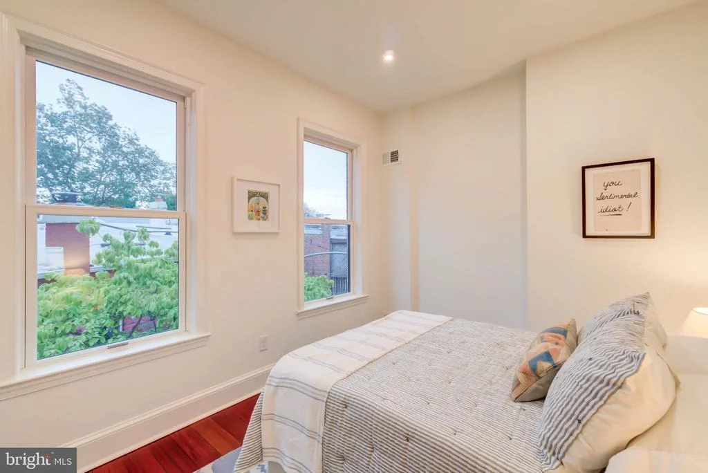Photo of 112 12TH STREET SE