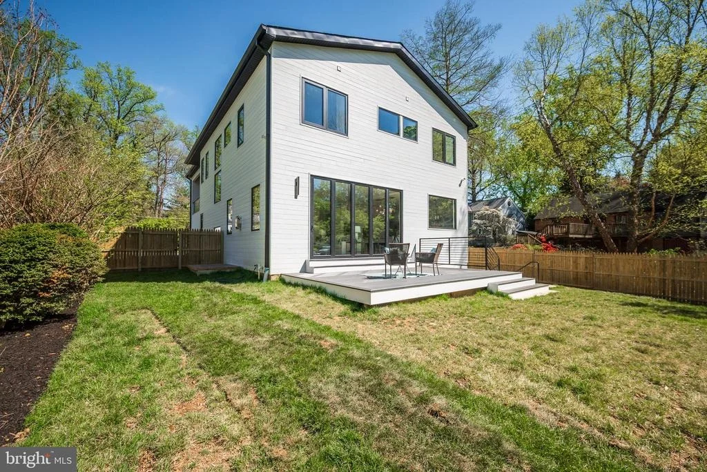 Photo of 8908 MOHAWK LANE