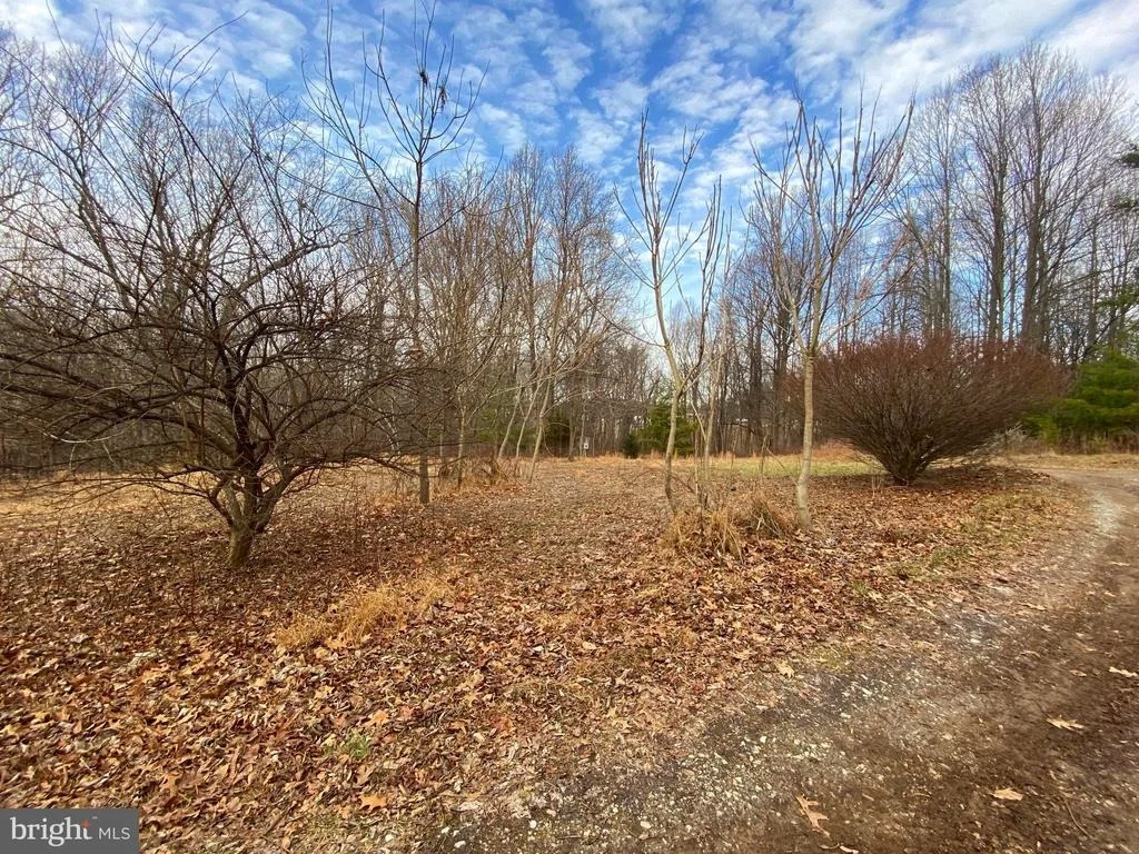 Photo of 2052 HOFFMASTER ROAD