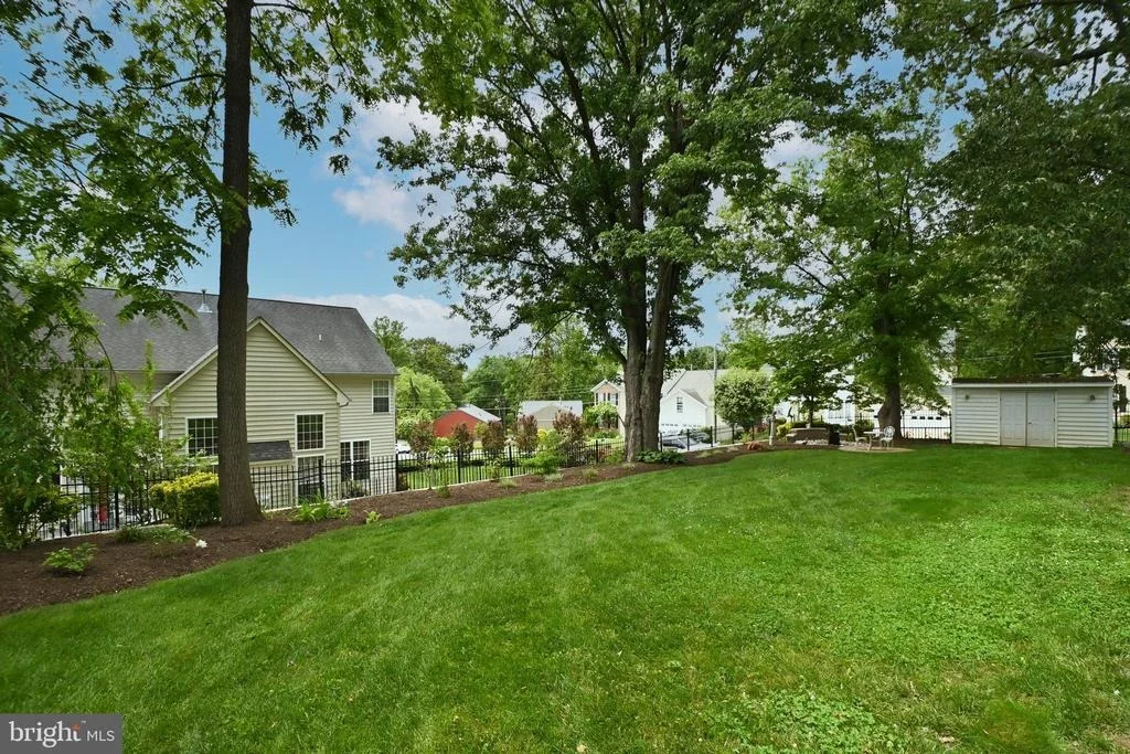 Photo of 6202 GARDEN ROAD