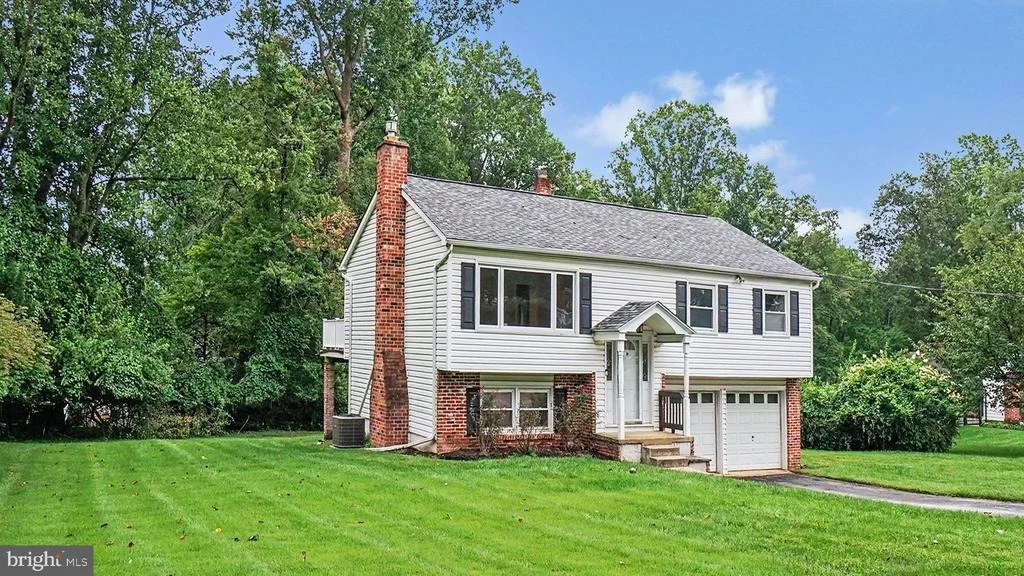 Photo of 314 COLONIAL DRIVE