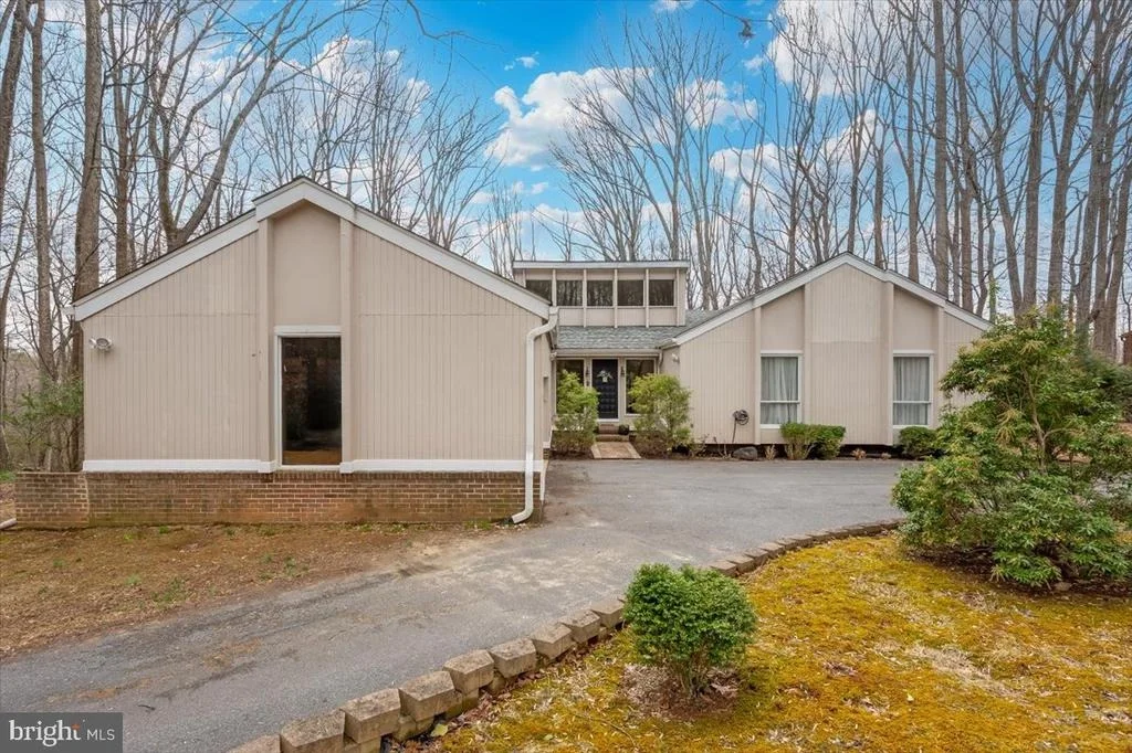 Photo of 10101 LLOYD ROAD