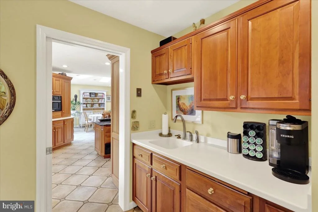Photo of 225 LOGAN AVENUE