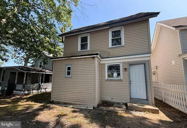 Photo of 198 WEST AVENUE
