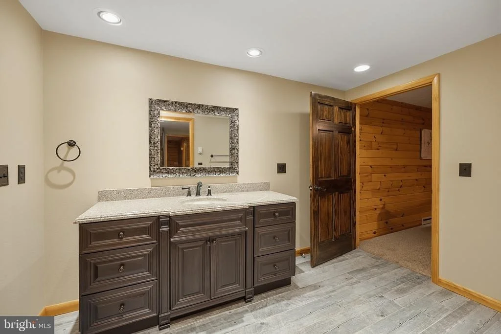 Photo of 253 GLEANINGS DRIVE