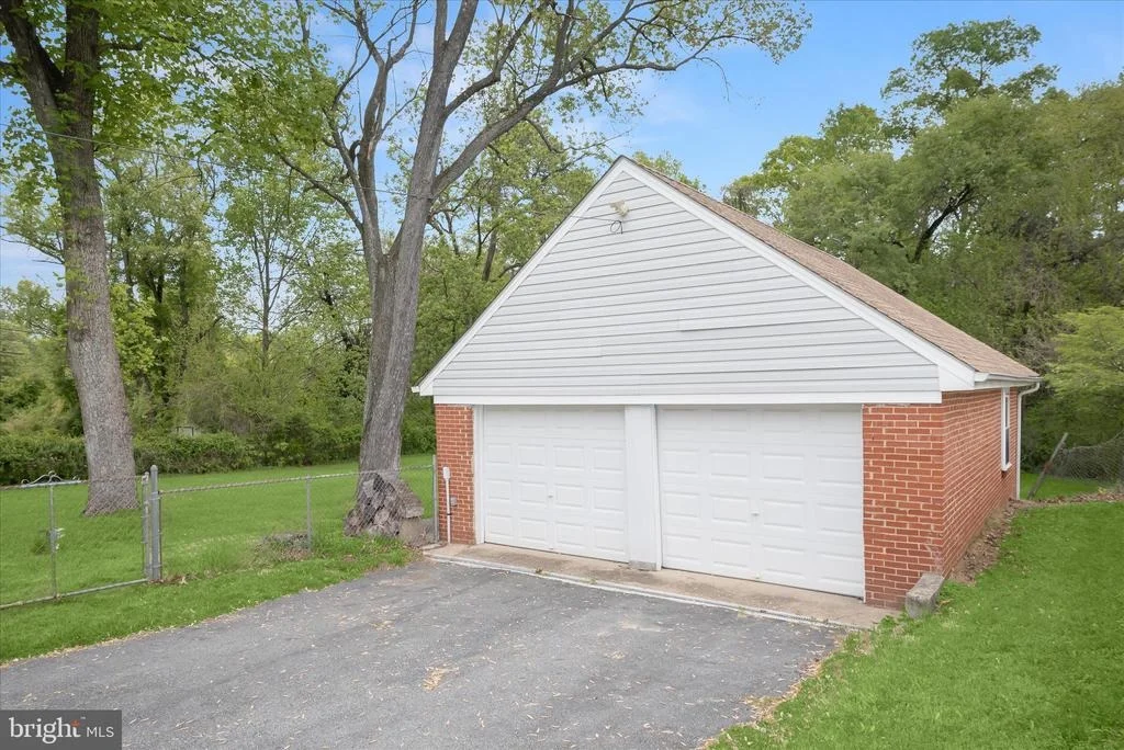 Photo of 7403 LOCUST DRIVE