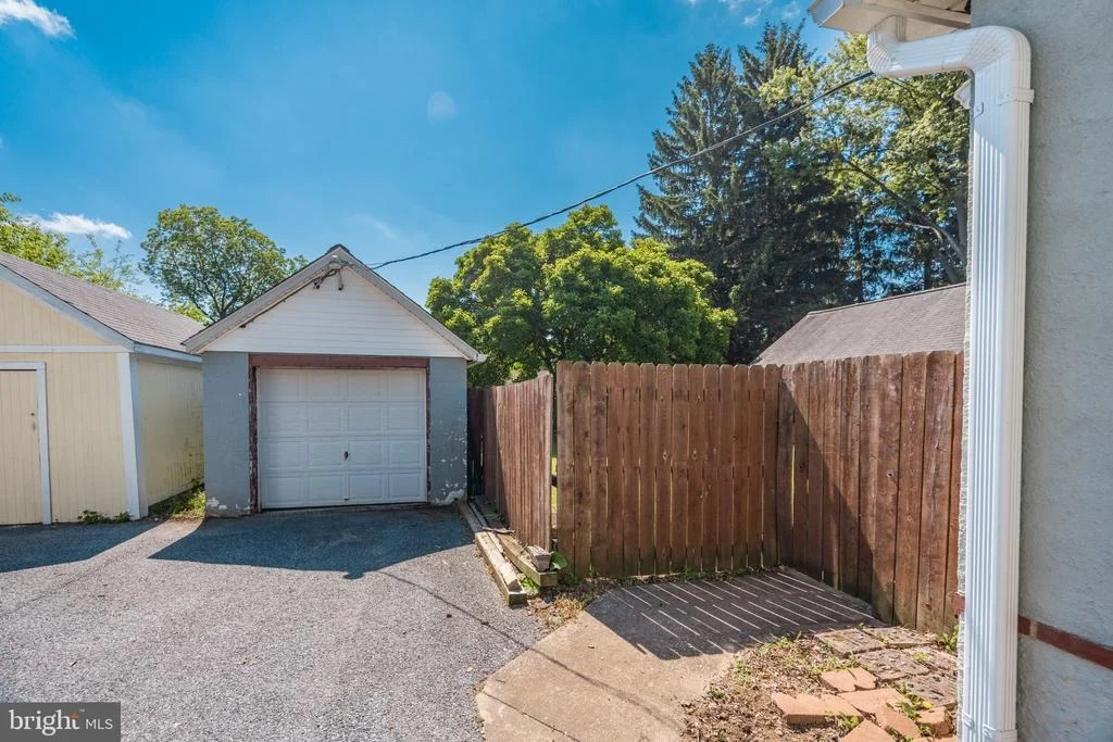 Photo of 515 LOCUST AVENUE