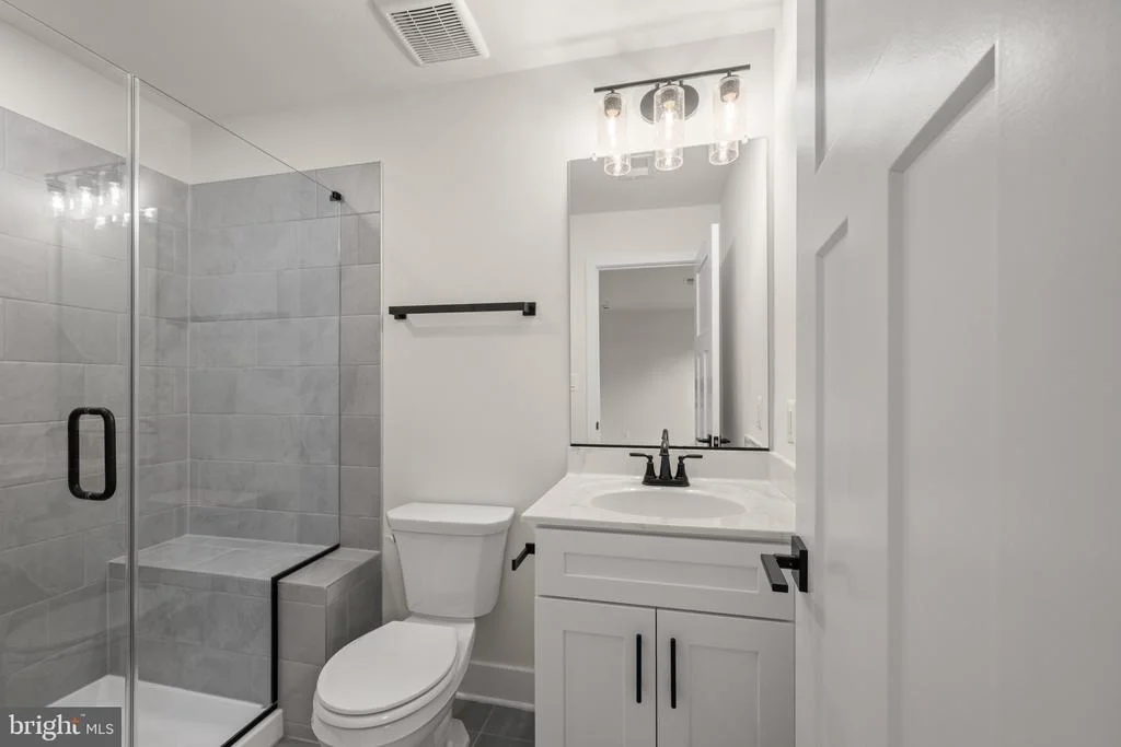 Photo of 2175 GLENCREST CIRCLE