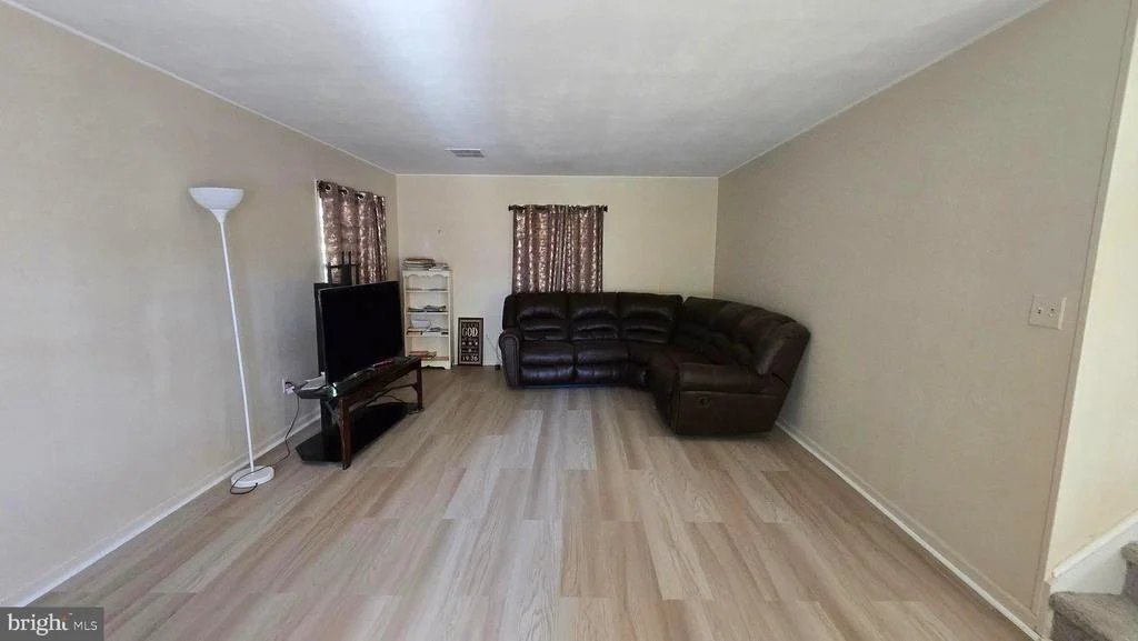 Photo of 185 SOMERSET DRIVE