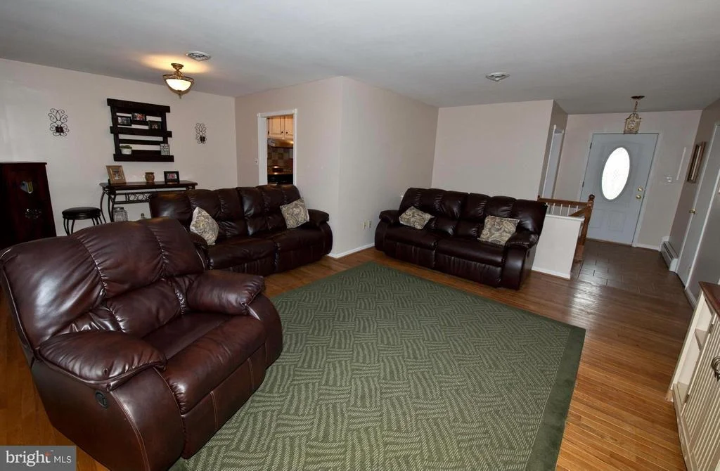 Photo of 5002 LEE HILL CIRCLE