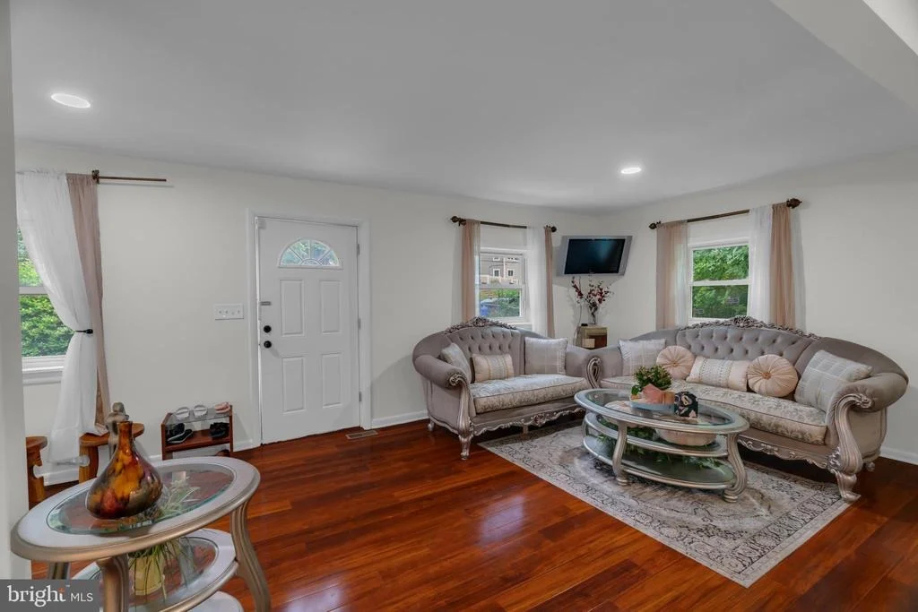 Photo of 4320 IVY GLEN ROAD