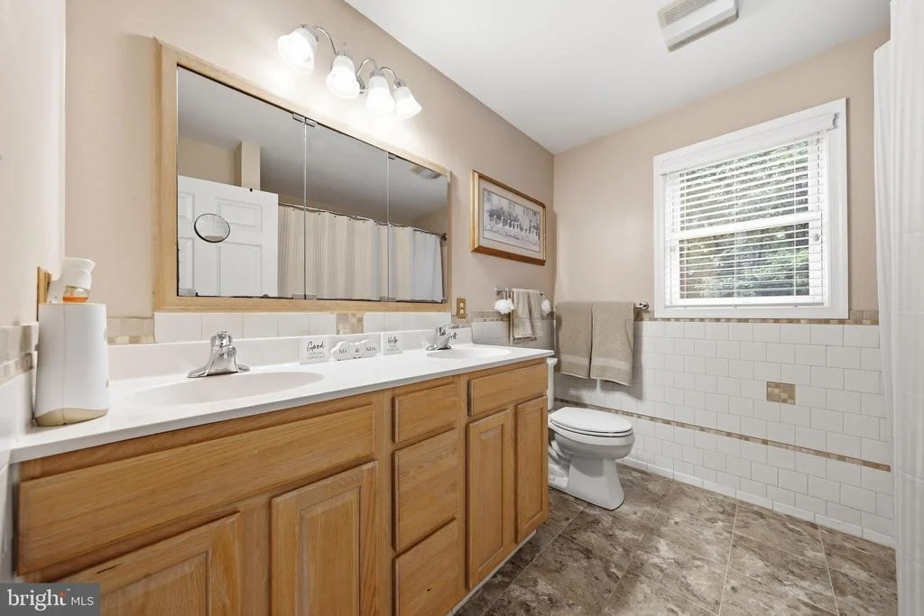 Photo of 18664 RIVERGATE ROAD
